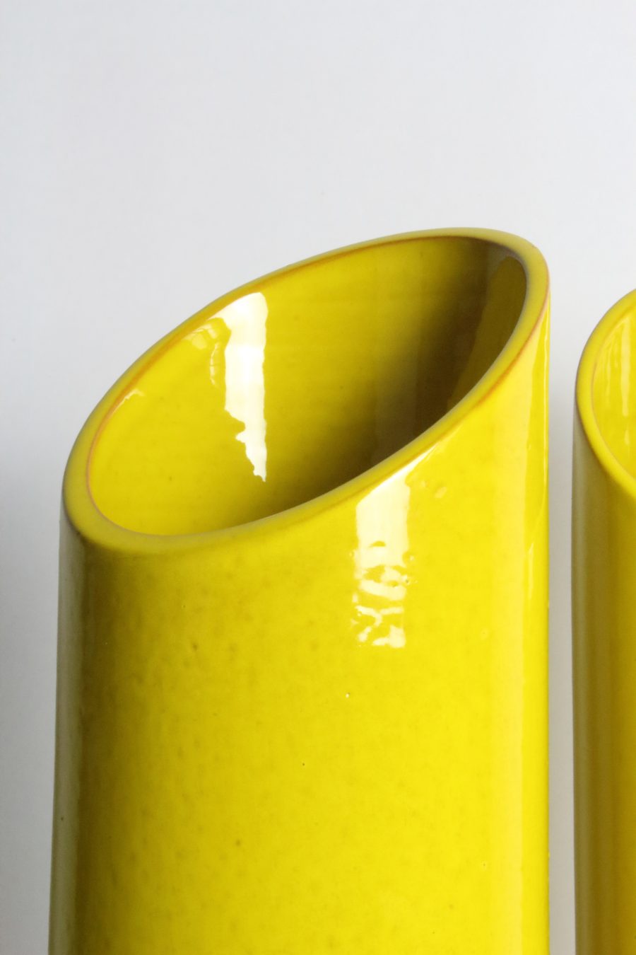 Vases jaunes-italiens-D6