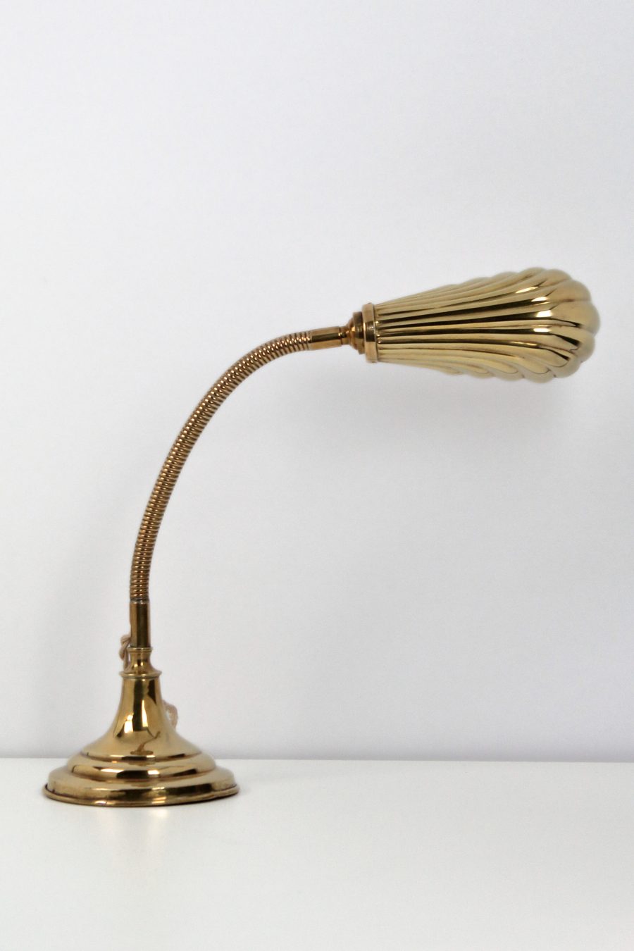 Lampe coquille laiton doré