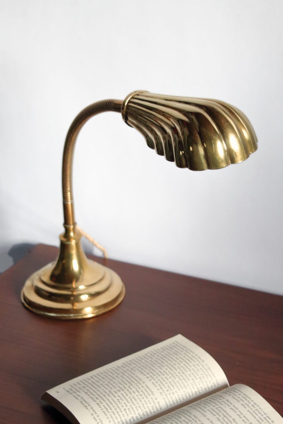 Lampe coquille laiton doré