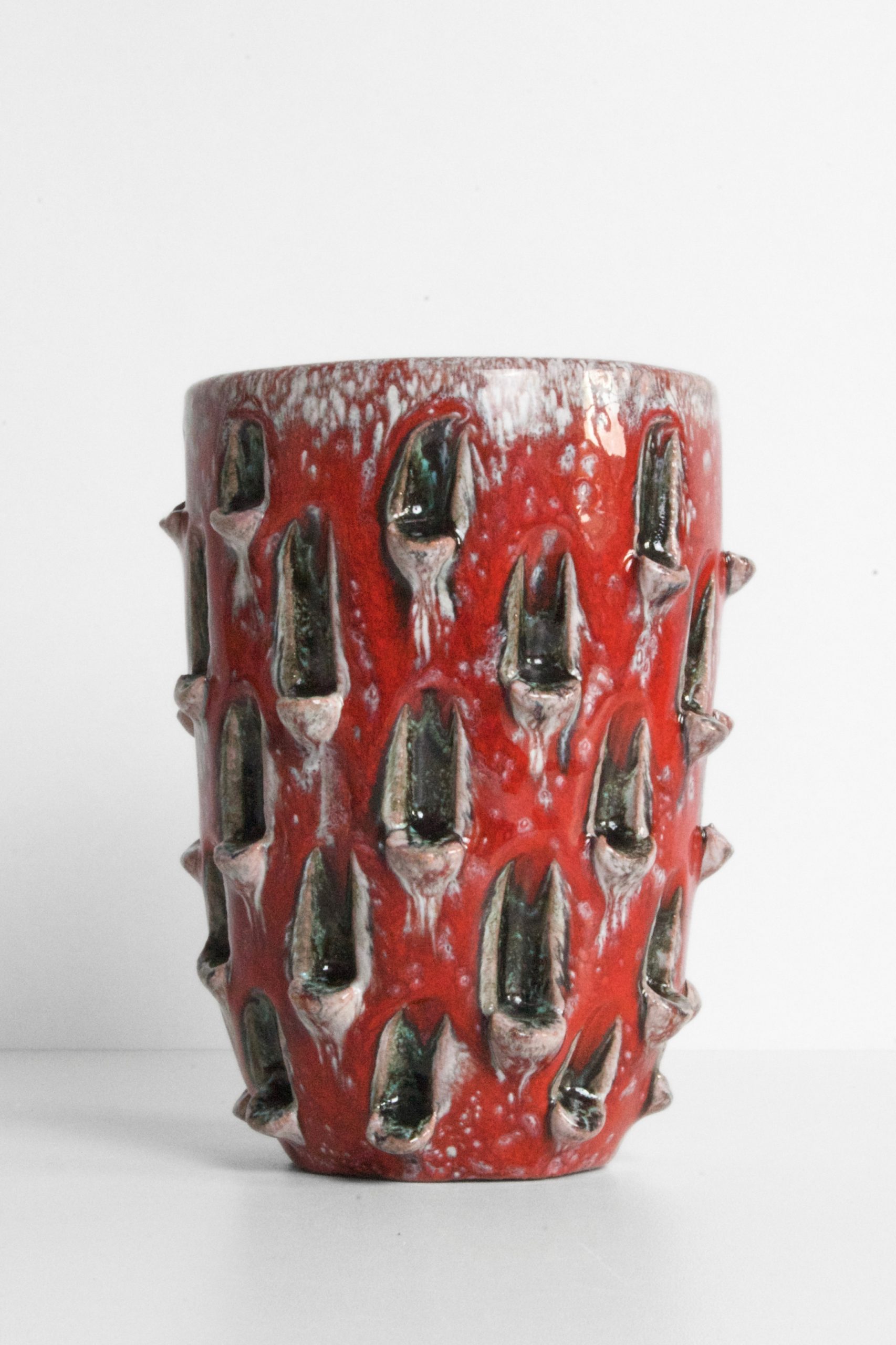 Arlette-Roux-Vase-Ananas-rouge-D2