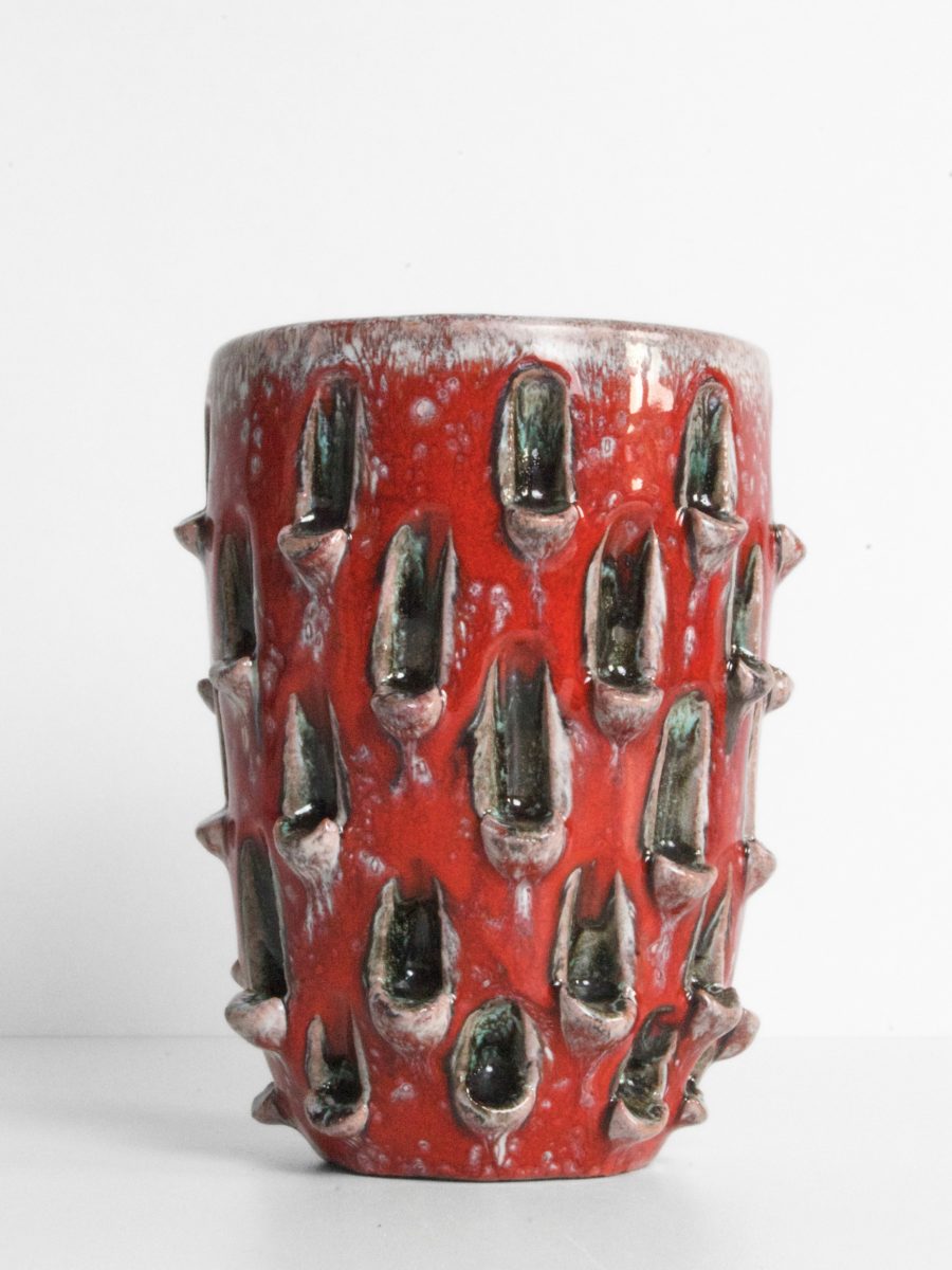 Arlette-Roux-Vase-Ananas-rouge-D1